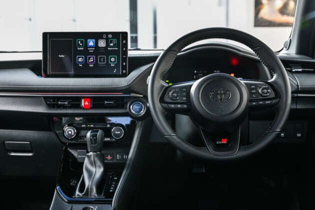Toyota Vios HEV dilancarkan di Thailand – hybrid 1.5L 111 PS, varian Premium dan GR Sport, bermula RM93k