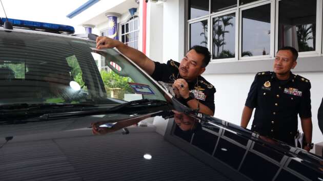 JPJ terima pelekat RFID khas pengecualian bayaran tol di semua lebuhraya untuk kenderaan rasmi jabatan