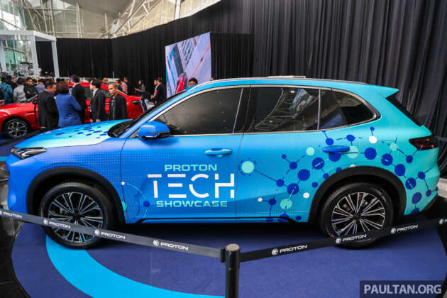 Proton eMas 7 PHEV buat kemunculan sulung; masih dengan pelekat penyamaran, bermula RM130k?