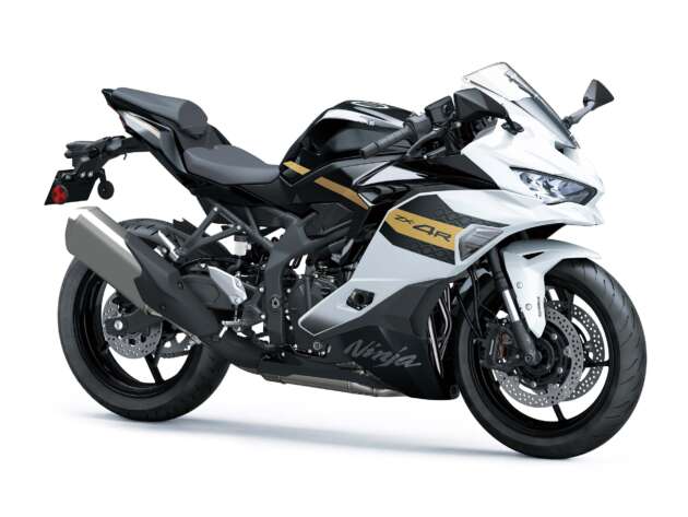 Kawasaki Ninja ZX-4RR, ZX-4R SE dilancar di Malaysia – enjin empat silinder 399 cc, harga dari RM40,999