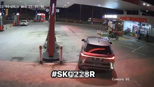 Singapore car fills up with RON97, leaves w/o paying