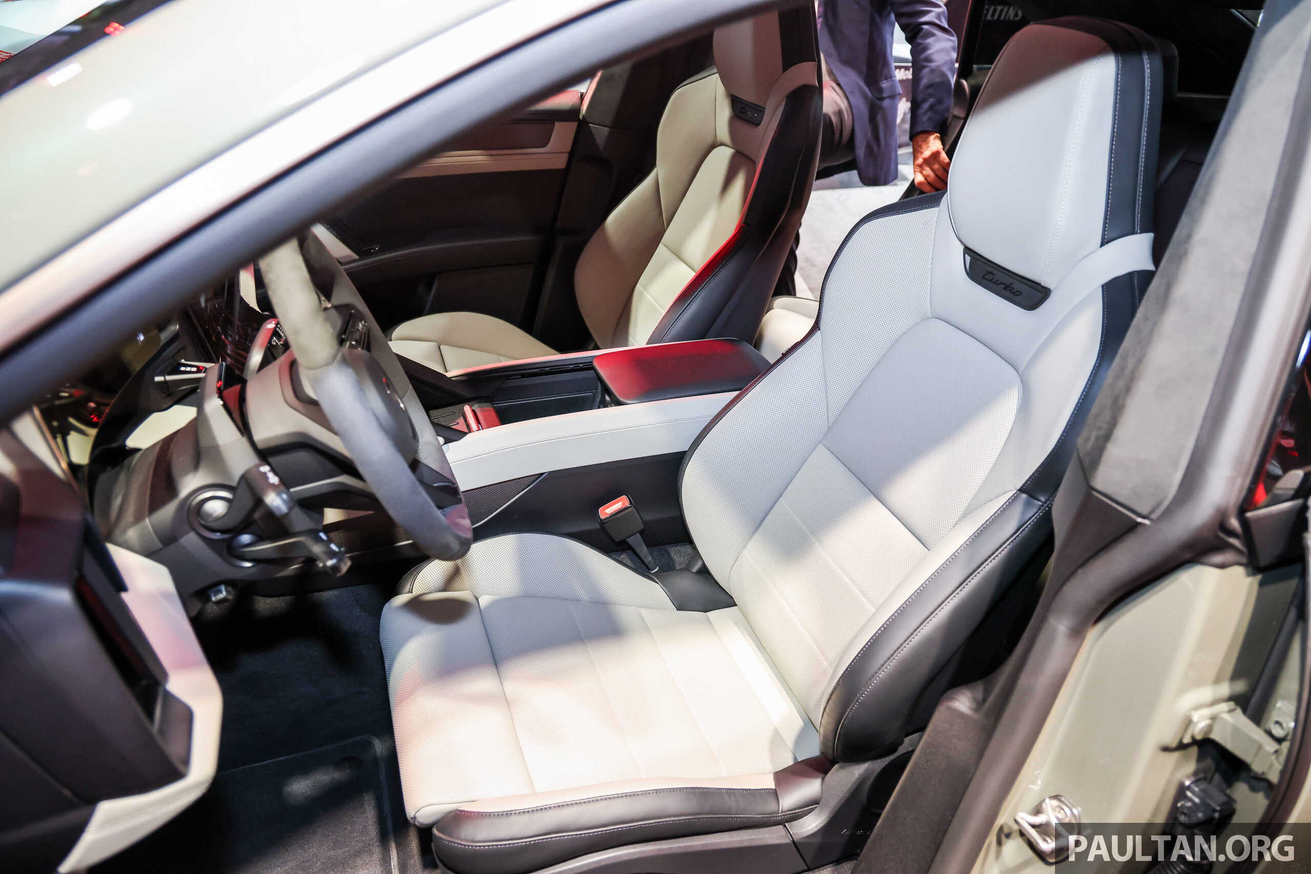2026-AutoChinaBeijing-Porsche-Cayenne-Coupe-Electric-10