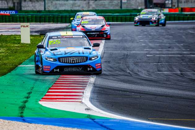 Geely catat kemenangan sulung di TCR World Tour – guna enjin Horse Powertrain, dipandu pelumba China