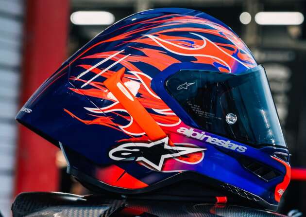 2026 Alpinestars Supertech R10 helmet in Malaysia, priced at RM3,999 for solid, RM4,799 for graphics