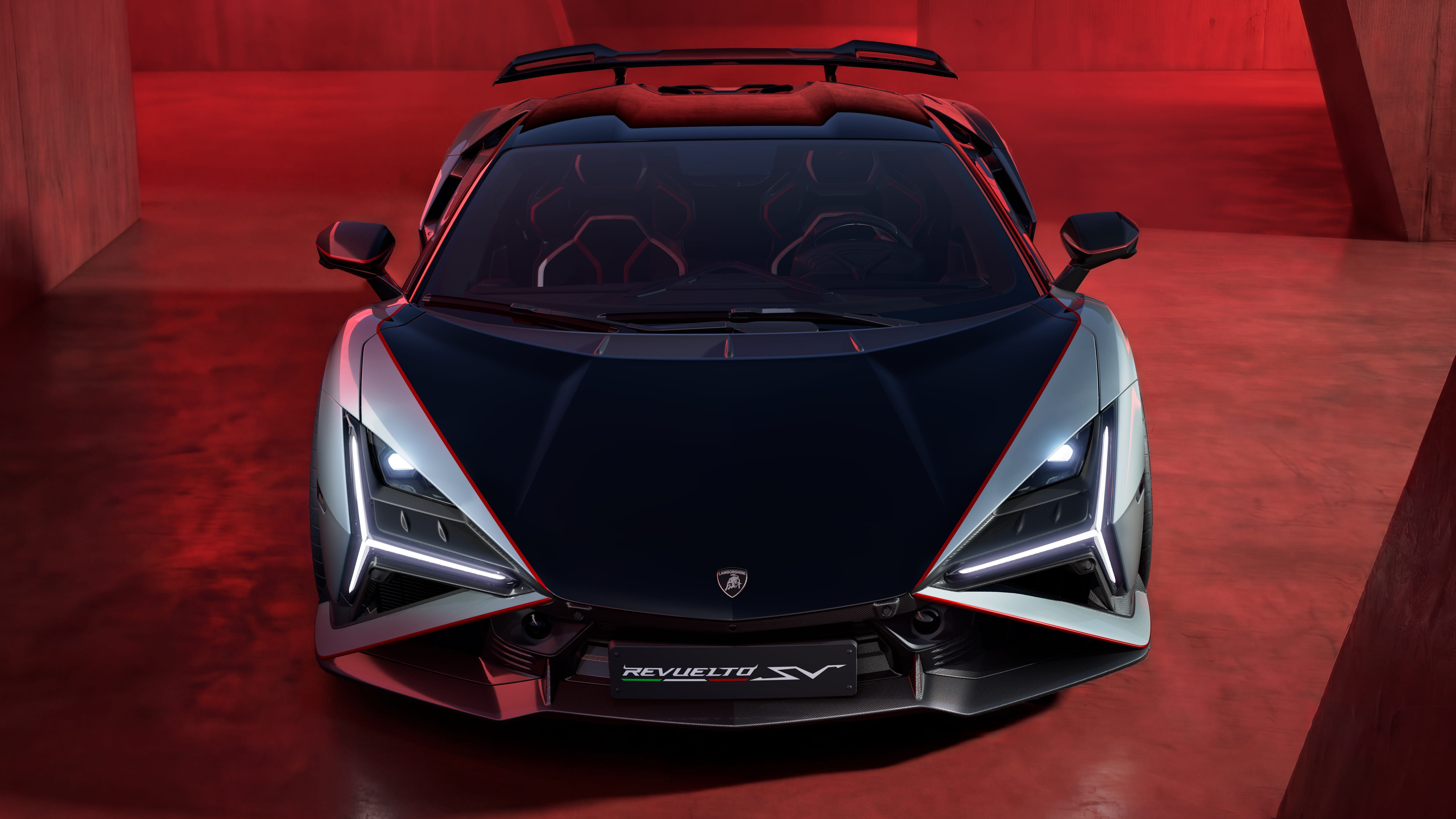 Передняя часть Lamborghini Revuelto SV