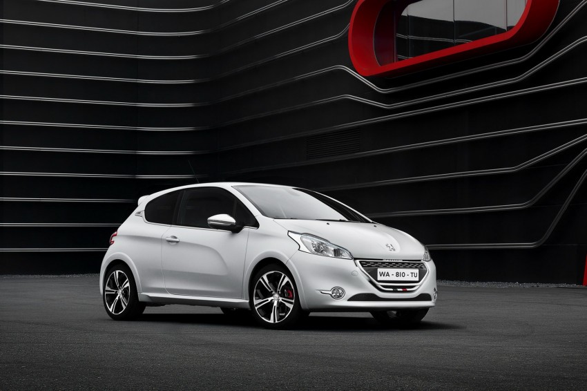 Peugeot 208 GTi: production model pictures released, on sale in the UK next spring 128685