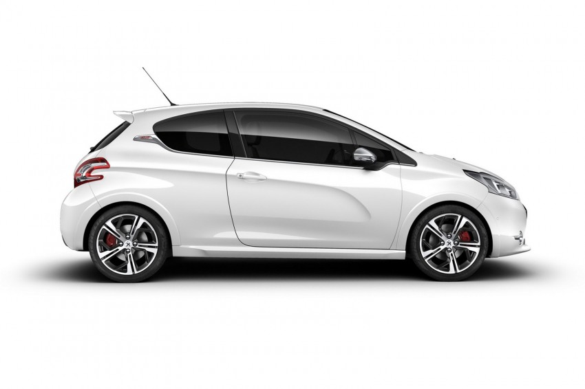 Peugeot 208 GTi: production model pictures released, on sale in the UK next spring 128706