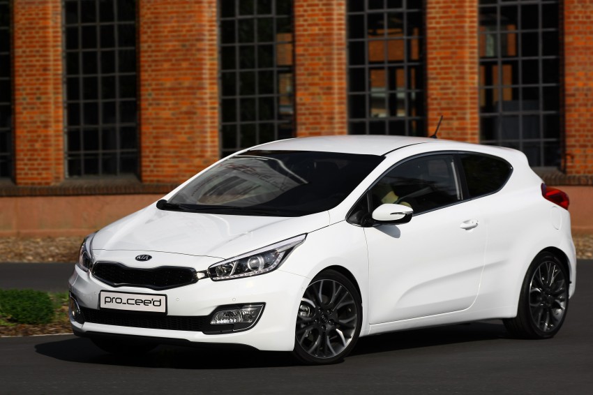 2013 Kia pro_cee’d: first photos, coming to Paris 131231