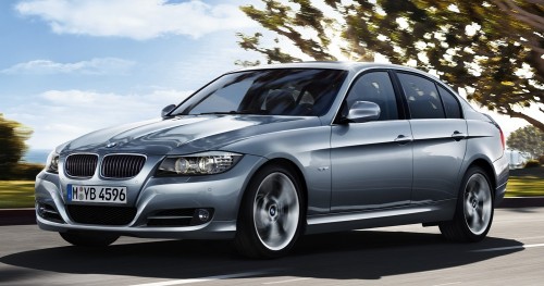 Auto Bavaria Sg. Besi offers special discounts for the BMW 320i Sports