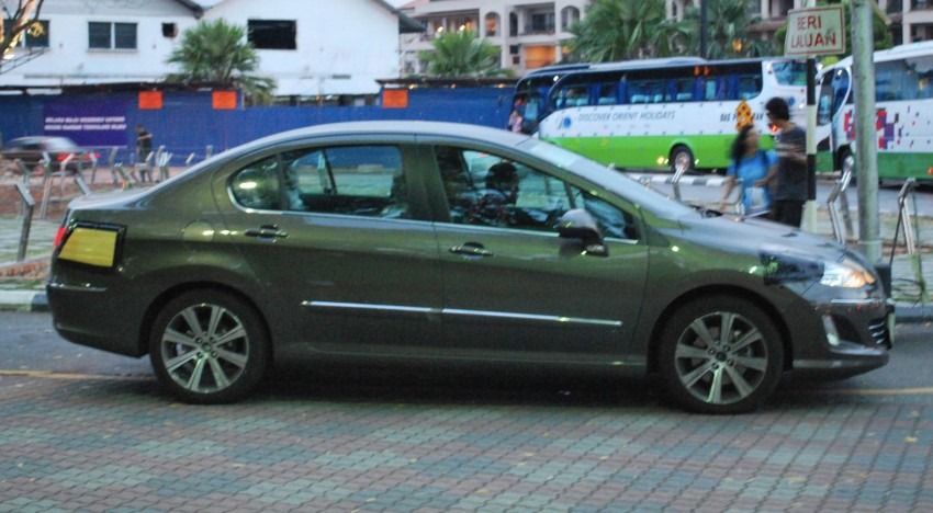 Peugeot 408 spotted in Malacca with minimal disguise 87471