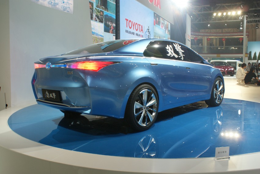 Toyota Yundong Shuangqing Hybrid and Dear Qin sedan and hatch concepts make their mark in Beijing 103258
