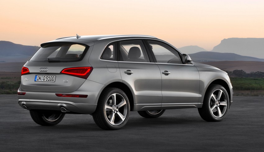 Audi Q5 gets mid-life updates, adds hybrid to the range 103075