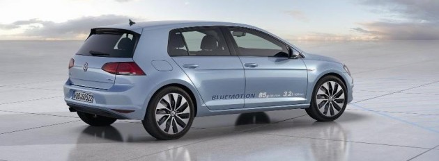 Volkswagen Golf BlueMotion shows in Paris