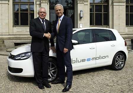 Volkswagen Golf blue-e-motion Concept previews future electric Golf due for 2013 production