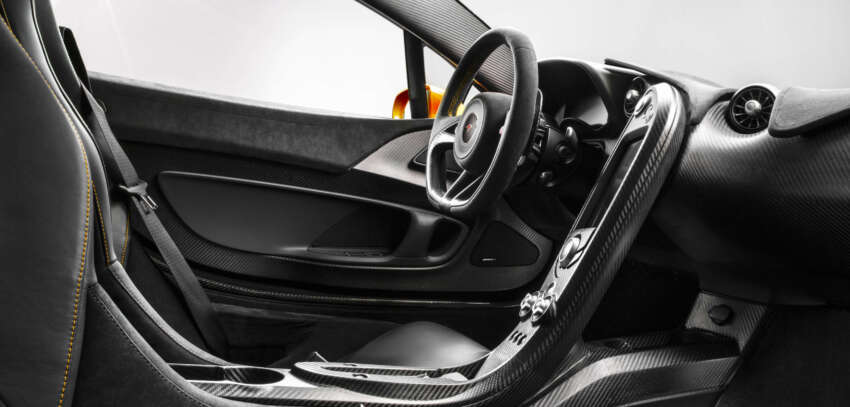 First peek at the McLaren P1’s minimalist interior 153798