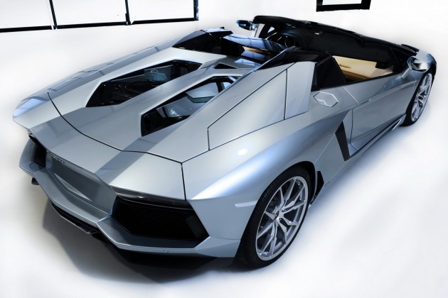 Lamborghini Aventador LP700-4 Roadster – CF roof