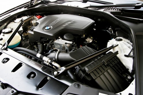 BMW 5 Series wins award, ActiveHybrid announced