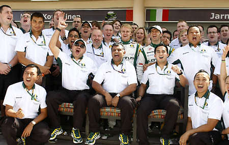 Lotus boss Tony Fernandes “over the moon” with Bahrain GP showing