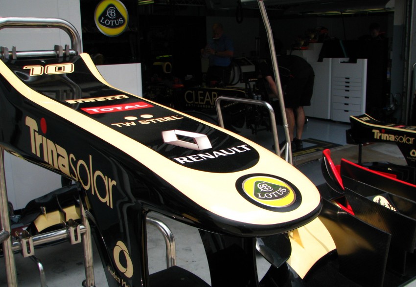 Lotus F1 Team: An inside look into the team’s garage 95690