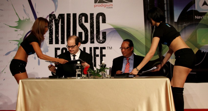 Clarion and Prodigium Mobile sign MoU for in-car DRM-free MP3 music store in Malaysia – 18,000,000 songs! 100146