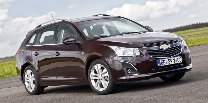 Chevrolet Cruze Station Wagon with a new family face 113546
