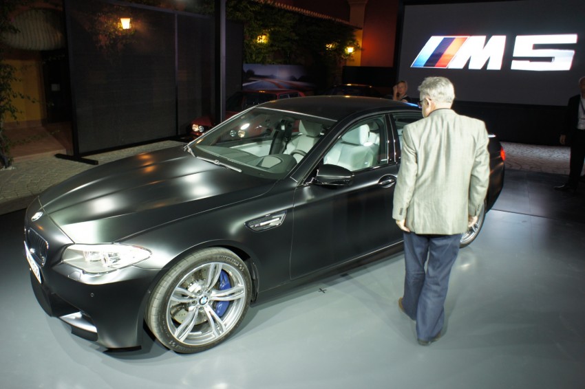F10 BMW M5 showcased in Frozen Black matte paintjob 71981