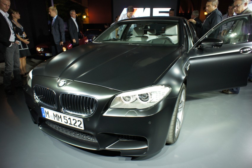 F10 BMW M5 showcased in Frozen Black matte paintjob 71977