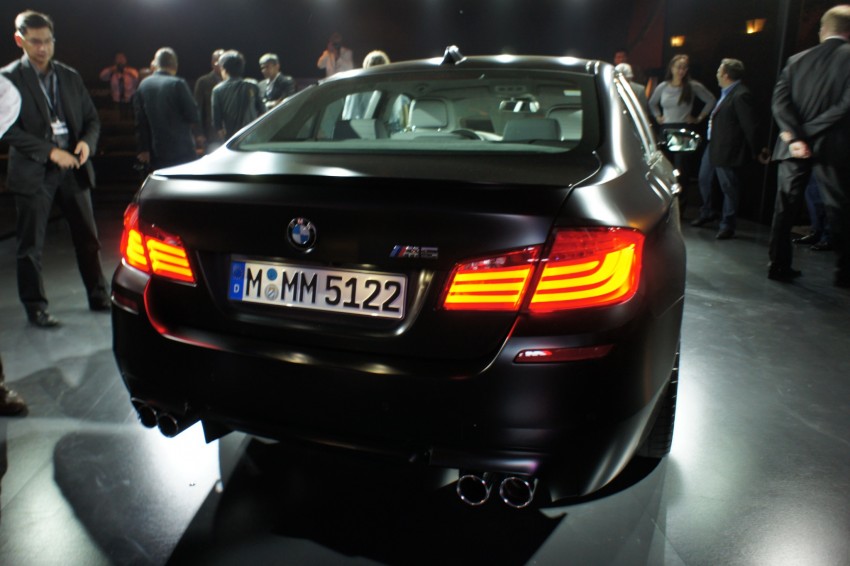 F10 BMW M5 showcased in Frozen Black matte paintjob 71973