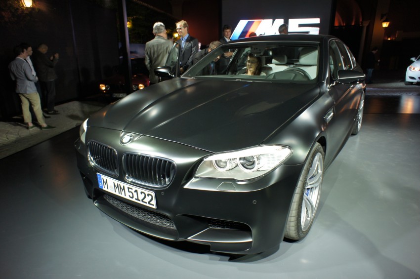 F10 BMW M5 showcased in Frozen Black matte paintjob 71968
