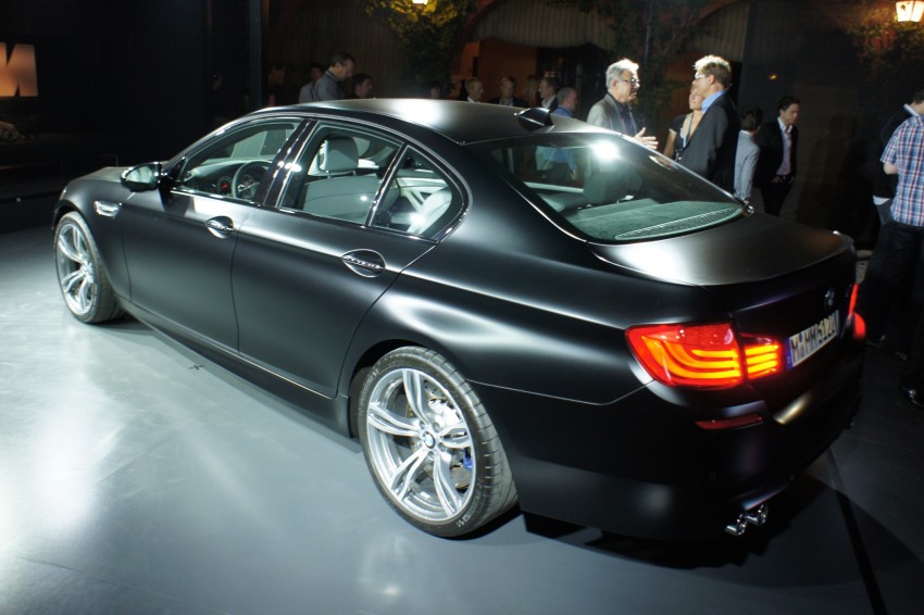 F10 BMW M5 showcased in Frozen Black matte paintjob 71961