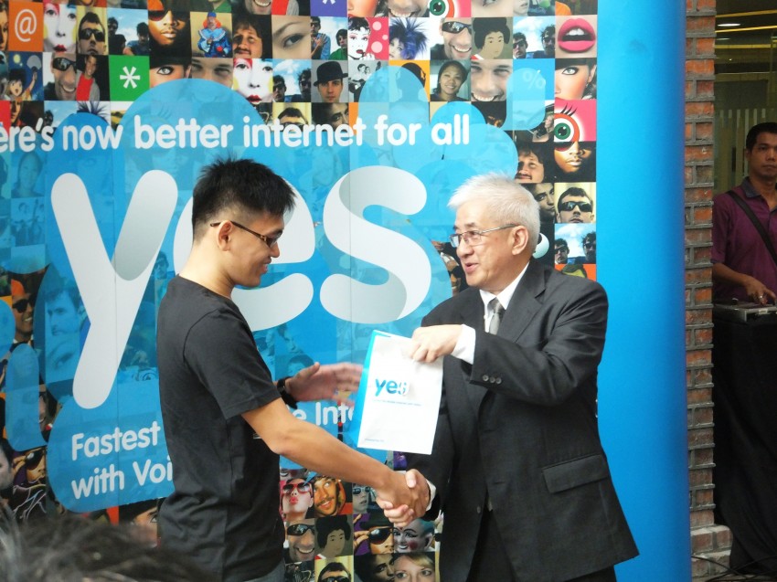 Engineer wins nation’s first 4G internet car, courtesy of Yes and Proton’s Facebook contest 125376