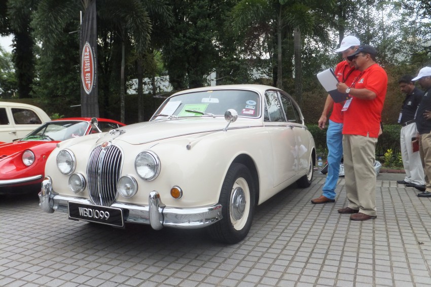 1965 MGB wins Best of Show at Asia Klasika 2012 140560