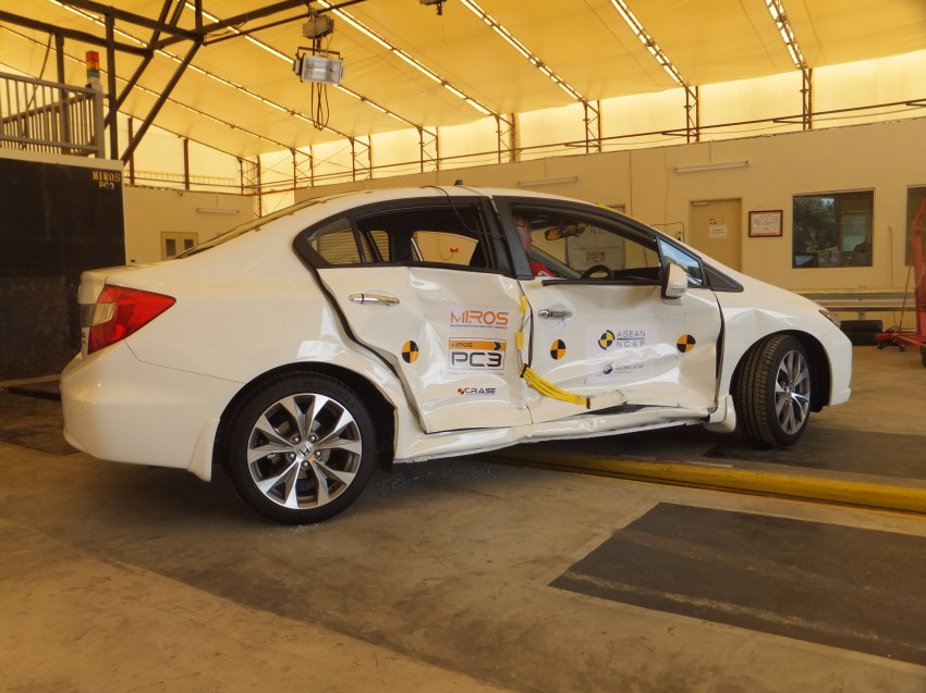 VIDEO: Honda Civic side impact crash test at 50 km/h 152218