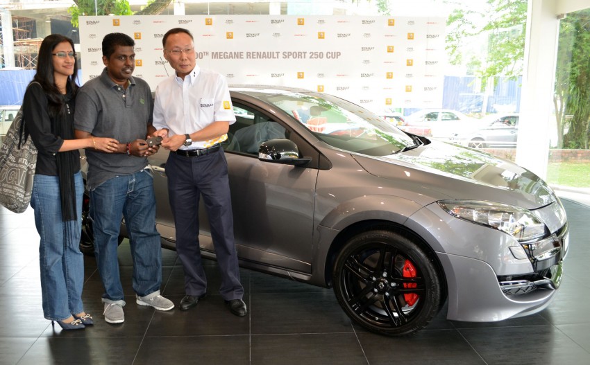 TC Euro Cars delivers 100th Renault Megane RS 118682