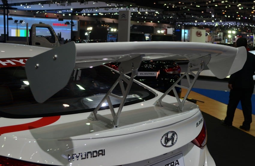 Thai Motor Expo – Hyundai Elantra gives you wings! 144296