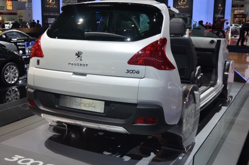 Peugeot 3008 HYbrid4 tech showcased at Frankfurt 2011