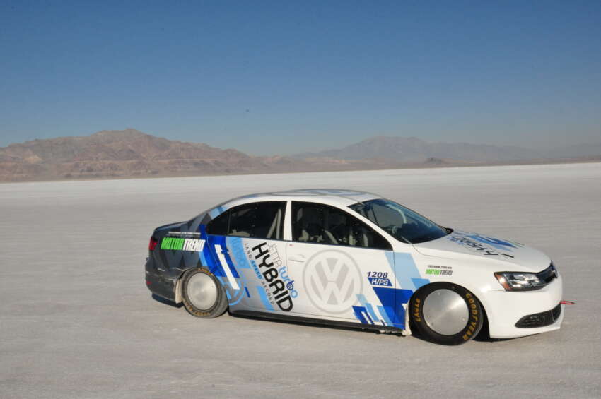 Volkswagen Jetta Hybrid sets land speed record 135324