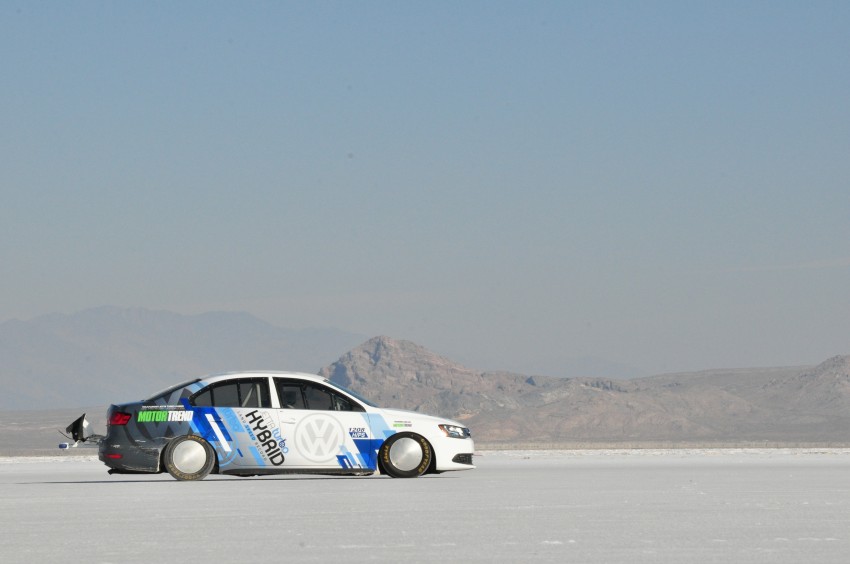 Volkswagen Jetta Hybrid sets land speed record 135331