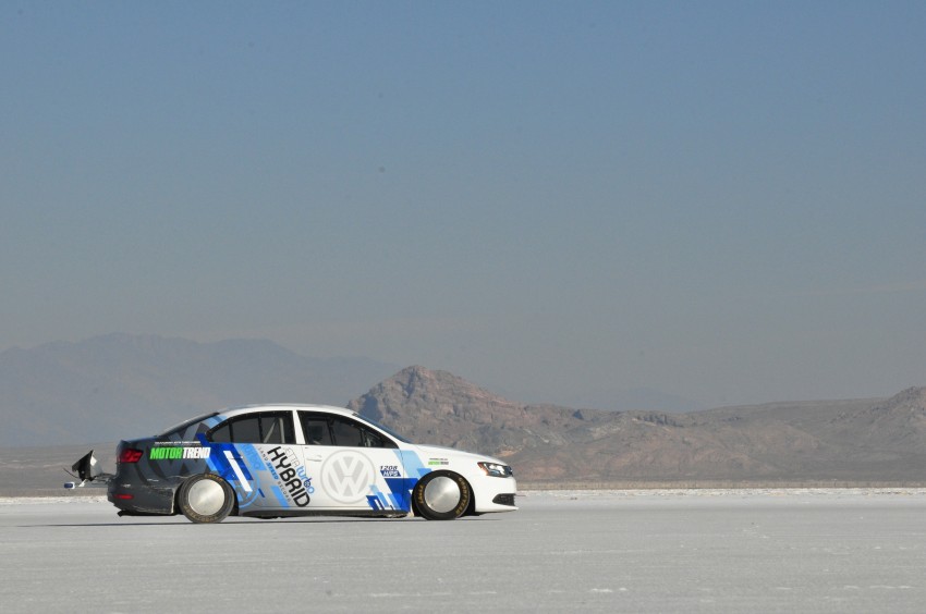 Volkswagen Jetta Hybrid sets land speed record 135332