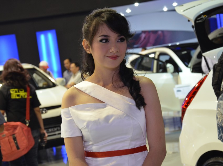 IIMS 2012 – the ladies from Jakarta, Part One 132845