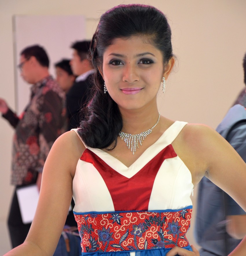 IIMS 2012 – the ladies from Jakarta, Part One 132846