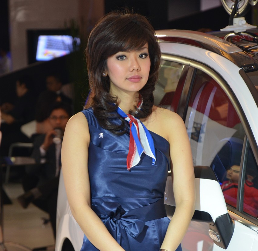 IIMS 2012 – the ladies from Jakarta, Part One 132856