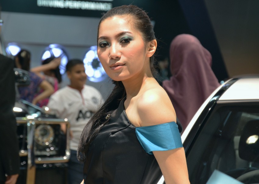 IIMS 2012 – the ladies from Jakarta, Part One 132862