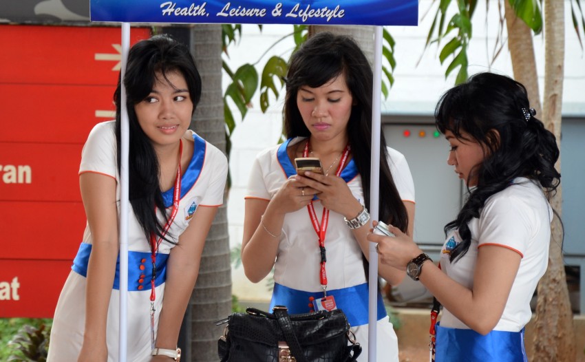 IIMS 2012 – the ladies from Jakarta, Part One 132866