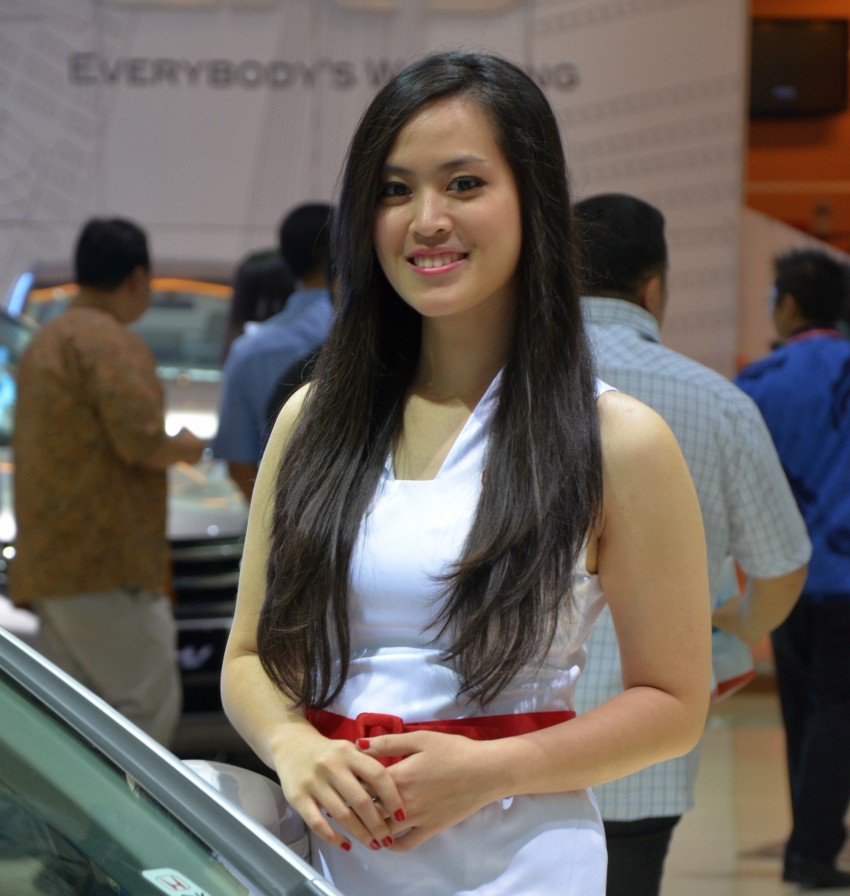 IIMS 2012 – the ladies from Jakarta, Part One 132877