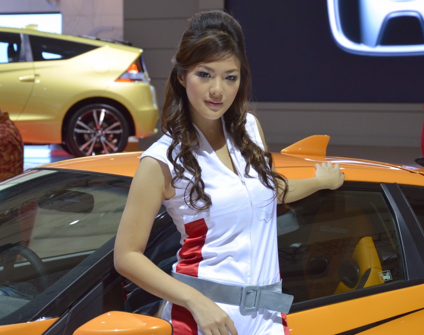 IIMS 2012 – the ladies from Jakarta, Part One 132880