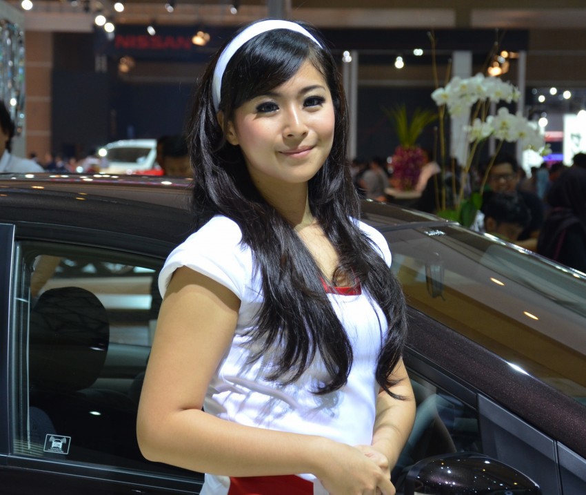 IIMS 2012 – the ladies from Jakarta, Part One 132881