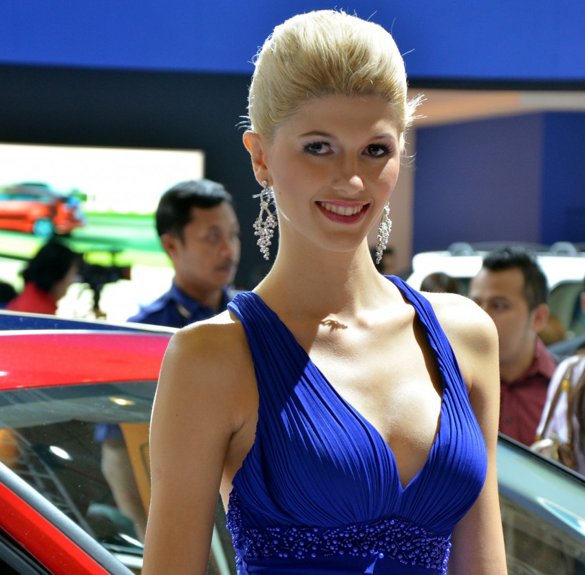 IIMS 2012 – the ladies from Jakarta, Part One 132887