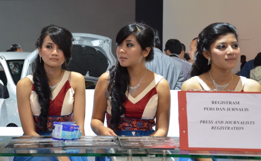 IIMS 2012 – the ladies from Jakarta, Part One 132894