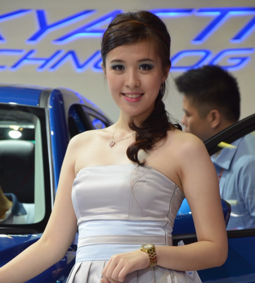 IIMS 2012 – the ladies from Jakarta, Part One 132895